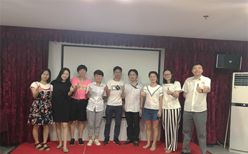  通發(fā)激光的家人們和各位美女初次見(jiàn)面！